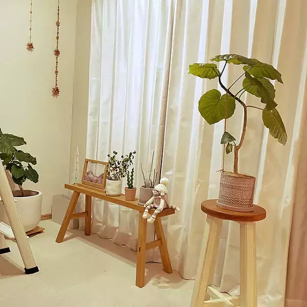 「座るだけじゃない！無印良品のスツールで叶える収納とインテリアの実例をご紹介」の画像