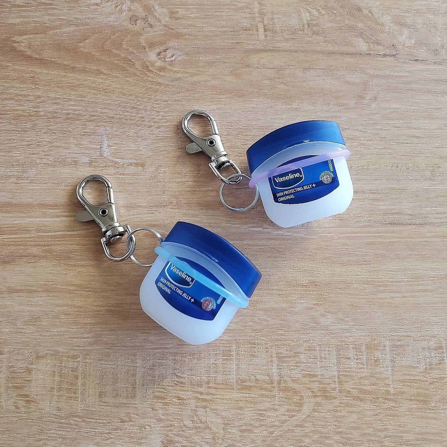 「ガチャ風が楽しい♪ハンドクリームキーホルダー」 by rikalynさん