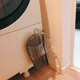 「あれもこれも浮かせて快適♪セリアの何度でも貼ってはがせるフィルムフック」の画像4