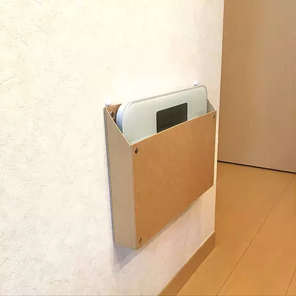 「省スペースで出し入れラクチン、すぐに測定できる！ストレスフリーな体重計の収納アイデア」の画像