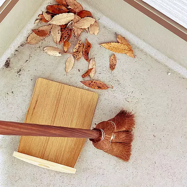 落ち葉や雑草も怖くない！庭掃除をスムーズにする方法と愛用グッズ