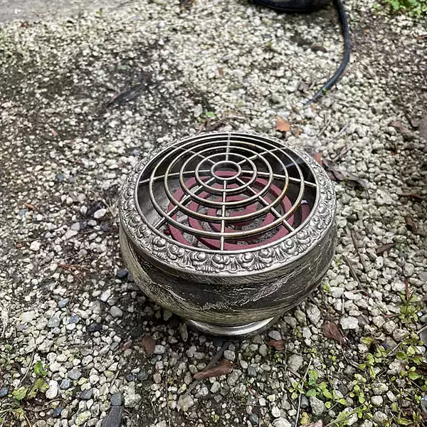 「落ち葉や雑草も怖くない！庭掃除をスムーズにする方法と愛用グッズ」の画像