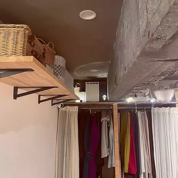 「スペースをむだなく生かしてお片付け♪アイデアが光る収納が少ない場所の整理収納法6選」の画像