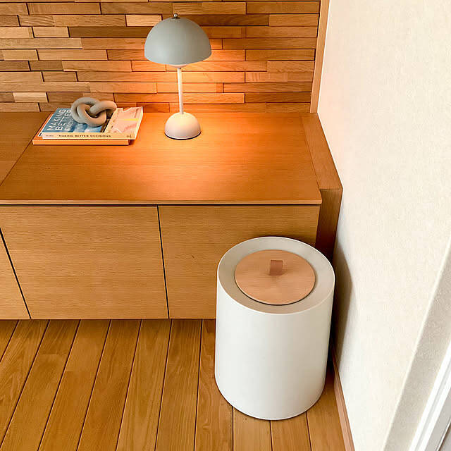 「生活感を気にせずインテリアに取り入れやすい、カバー付きゴミ箱」 by tokonekoさん