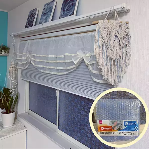 「ダイソーのガラスシートで、自宅のガラスを思いどおりの仕様に変える！ユーザーさんのDIYアイデアをご紹介」の画像