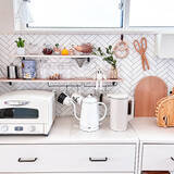 「気持ちよく使えるキッチンにDIY♪収納扉・床・壁のリメイク実例集」の画像11