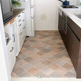 「気持ちよく使えるキッチンにDIY♪収納扉・床・壁のリメイク実例集」の画像6