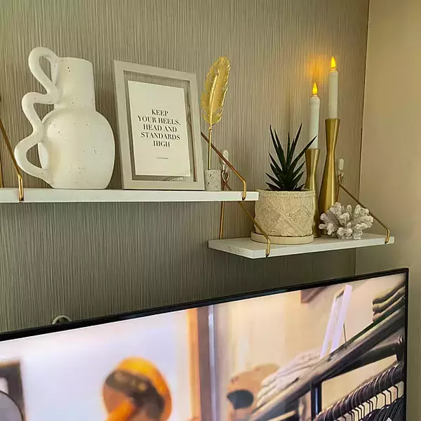 「華やかさ＆上品さアップ♪ゴールドカラーを使ったインテリアの実例6選」の画像