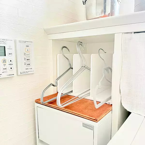 「スペースを分けて使いやすさアップ！お部屋の整理整頓に役立つ仕切り収納のアイデア6選」の画像