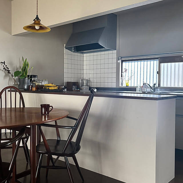 「ヴィンテージ家具と余白で魅せる、優しく落ち着いた住まい」 by eruさん