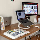 「生活スタイルに合う置き方や収納法が見つかる！ノートパソコンの置き方6選」の画像1