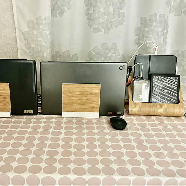 生活スタイルに合う置き方や収納法が見つかる！ノートパソコンの置き方6選