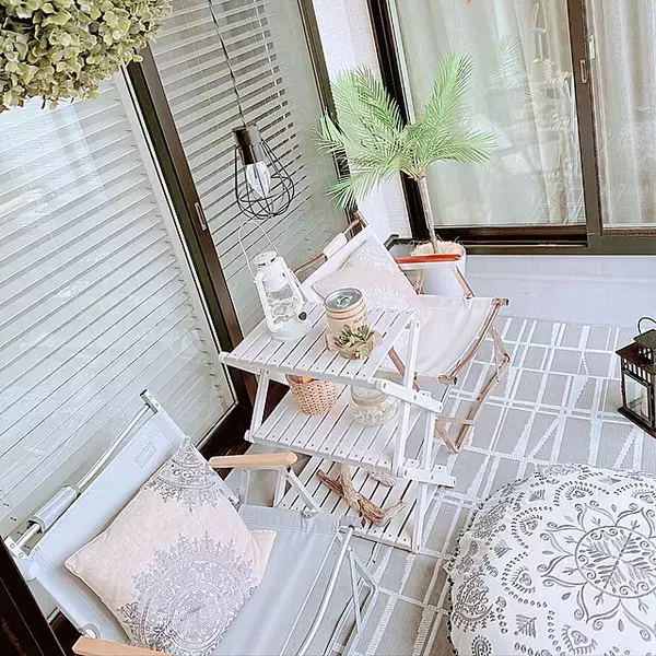 「おうちピクニックを楽しむ！コールマンの折りたたみチェア&テーブル」の画像