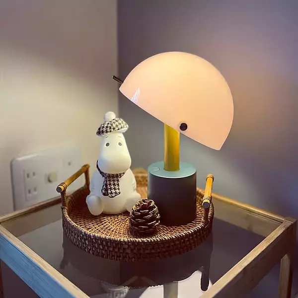 「理想の癒し空間を作れる！デザイン性に優れたIKEAのLED照明アイテム」の画像