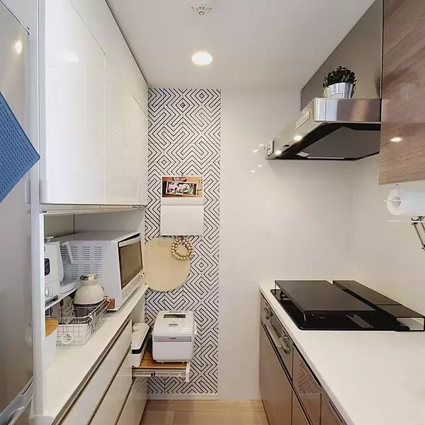 「キッチンスペースを賢く使える！山崎実業のタワー折り畳みガスコンロカバー」の画像