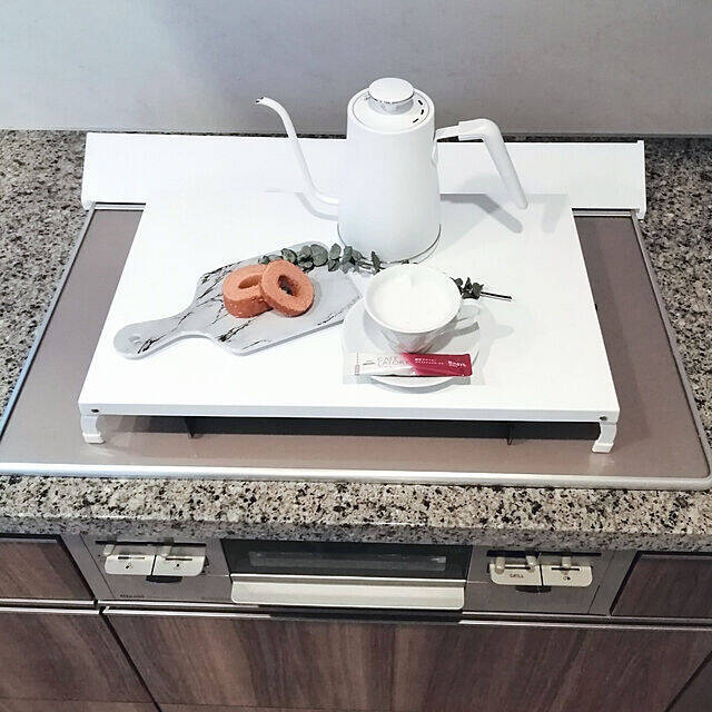 キッチンスペースを賢く使える！山崎実業のタワー折り畳みガスコンロカバー