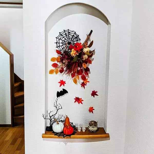 「見るたびに気分が上がるような壁面を作る。ニッチディスプレイのやり方6選」の画像