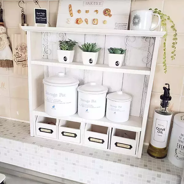 「お気に入り棚が100均で叶う！今すぐ作りたくなっちゃうDIYアイデア」の画像