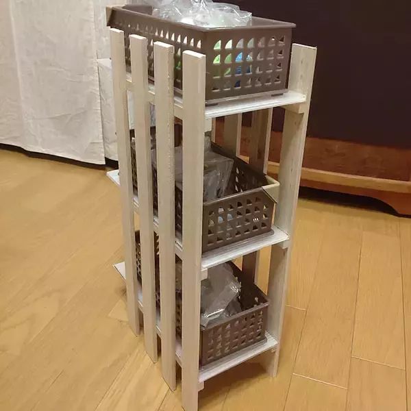 「アイデアしだいで自由自在！自分好みのインテリアがつくれる100均のすのこを活用したDIY実例」の画像