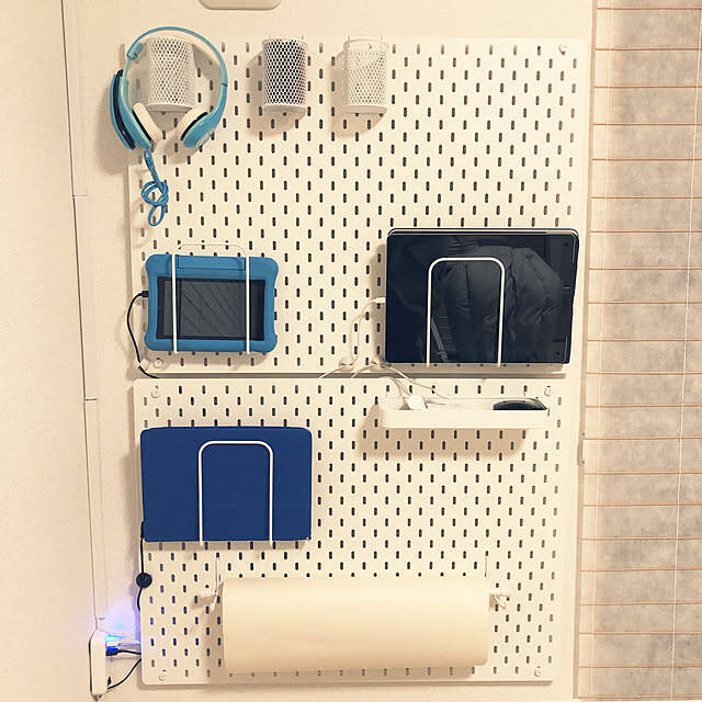 浮かせてすっきり＆インテリアにもなじむ♪IKEAの有孔ボード「スコーディス」を活用した収納実例集