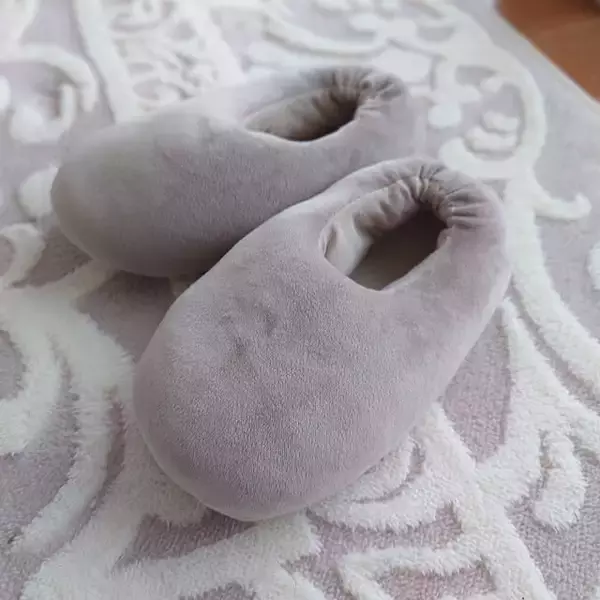 「【みんなが選んだ！】おうち時間を快適に♪3COINSのスリッパ・ルームシューズ5選」の画像