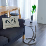 「シンプル派も個性派も♪ソファやベッド周りがもっと快適に、センスも高まるサイドテーブル6選」の画像3