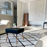 「シンプル派も個性派も♪ソファやベッド周りがもっと快適に、センスも高まるサイドテーブル6選」の画像4