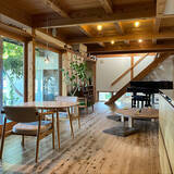 「理想の空間を実現。ぬくもりと表情が魅力的な木のおうち10選」の画像1