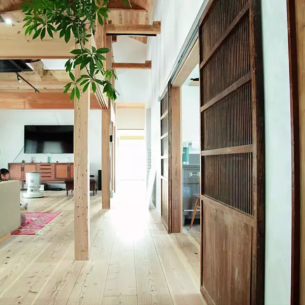 「理想の空間を実現。ぬくもりと表情が魅力的な木のおうち10選」の画像