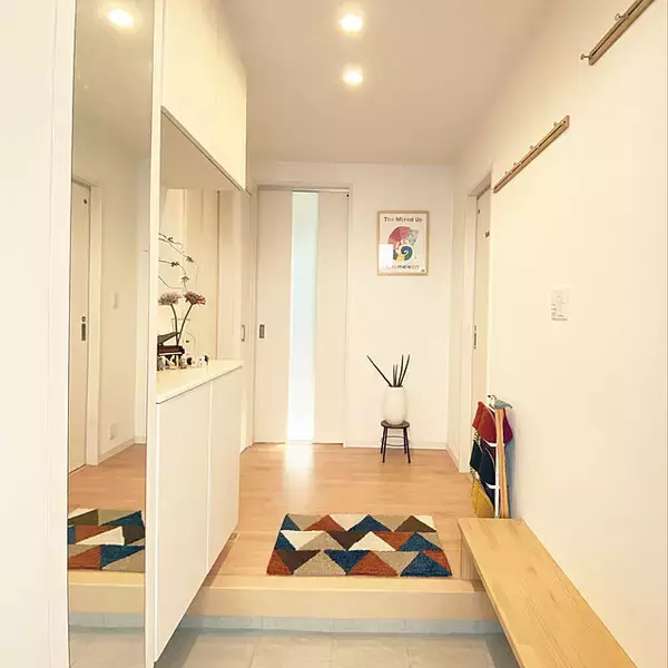 「3つの工夫でワンランクアップの空間に！見栄えのいい玄関をつくるコツ」の画像