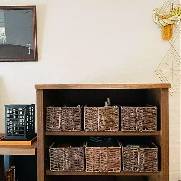 「収納もインテリアもおまかせ！リビングで使いたいダイソーアイテム」の画像