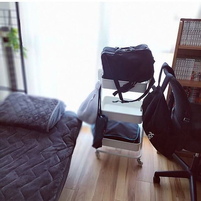 整った環境で集中力と作業効率を上げる！デスク周りの収納アイデア