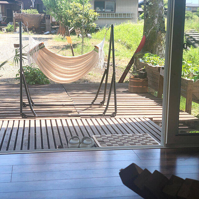 心地よい揺れに思いきり癒される♡おうち時間の充実におすすめのハンモック