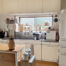 「日々に寄り添う心地よさ、古い家を工夫して楽しむ優しいキッチン」 by kie.さん