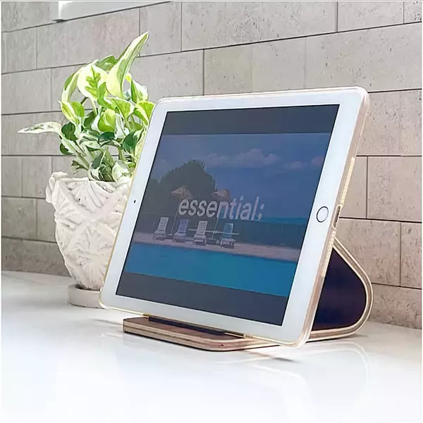 「もっと便利に使いやすく、収納や充電も快適に♪タブレットの置き方の工夫」の画像