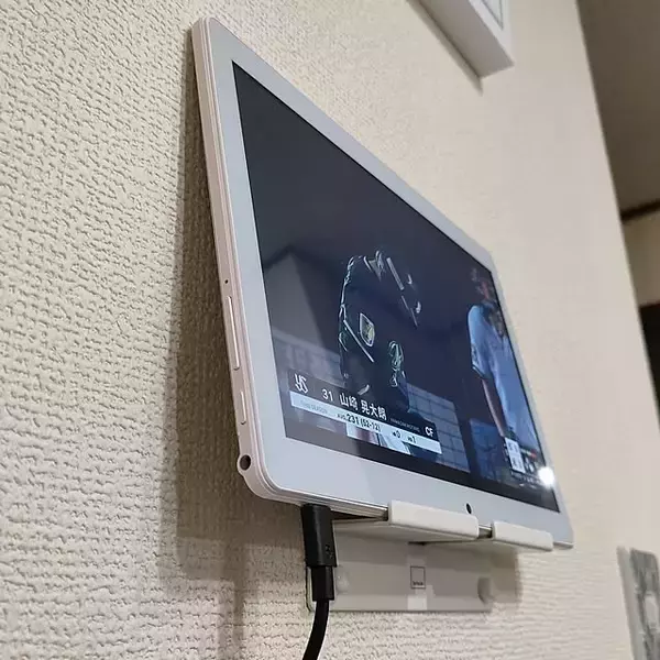 「もっと便利に使いやすく、収納や充電も快適に♪タブレットの置き方の工夫」の画像