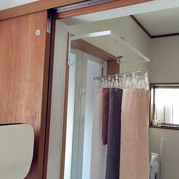 「雨の日も花粉の季節もこれで安心♪毎日の洗濯がラクになる部屋干しの工夫」の画像