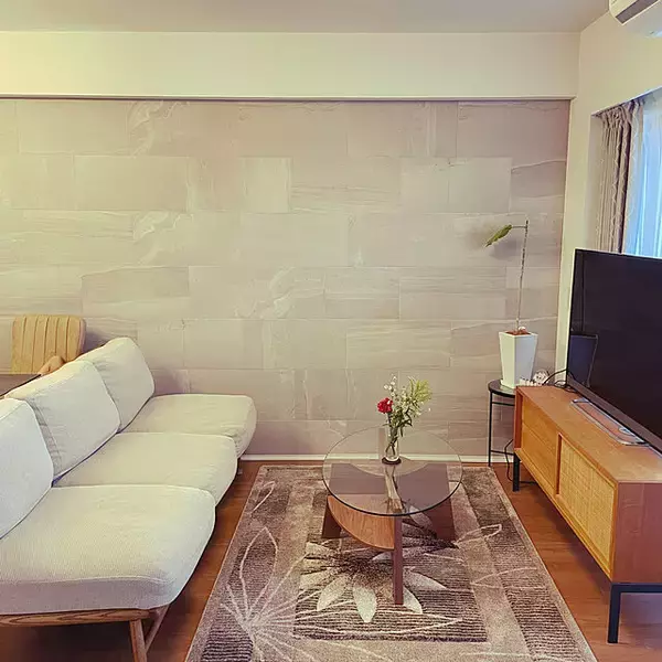 「3つのパターン別に学ぶ☆リビングのソファの置き方アイデア帖」の画像