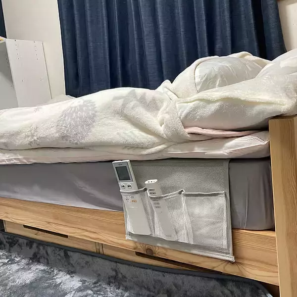 「置き場所の悩みやスペース問題もすっきり解消！快適な寝室を作るダイソーのおすすめ収納アイテム」の画像