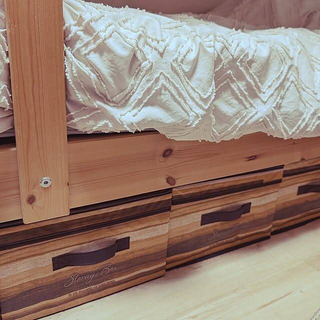 置き場所の悩みやスペース問題もすっきり解消！快適な寝室を作るダイソーのおすすめ収納アイテム