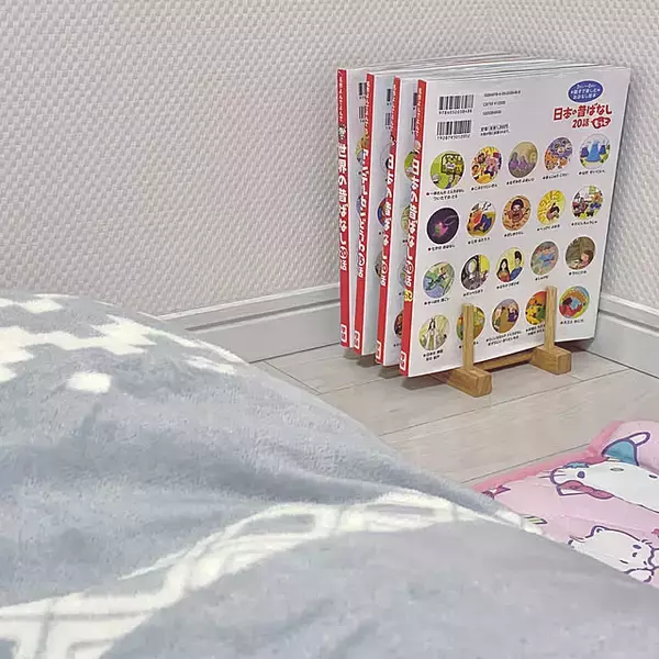 「置き場所の悩みやスペース問題もすっきり解消！快適な寝室を作るダイソーのおすすめ収納アイテム」の画像