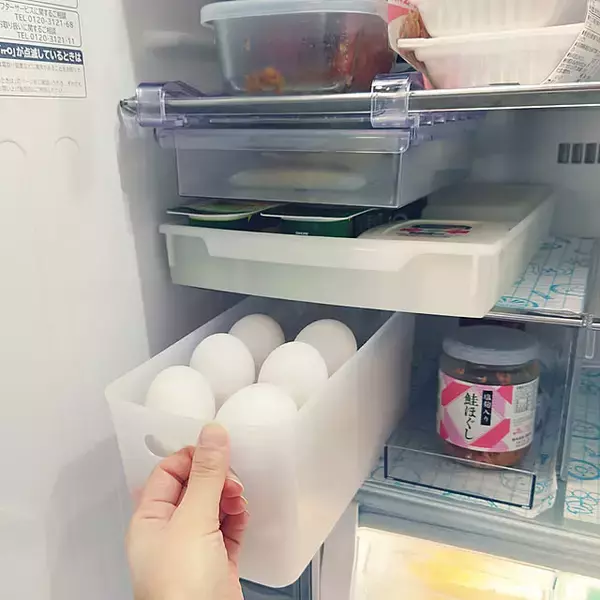 「冷蔵庫が整う！セリアのアイテムで毎日の料理がスムーズになるすっきり収納術」の画像