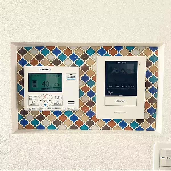 「貼るだけで簡単にタイル風♪セリアのタイルシール実例」の画像