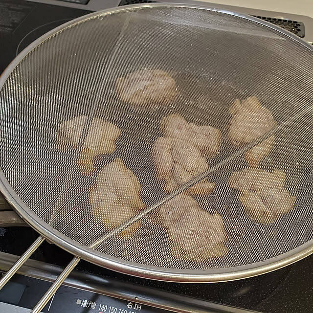 キッチンの床をピカピカに保つ工夫5選☆「貼る・拭く・防ぐ」でラク