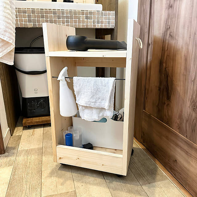 隠してスッキリ＆見せて楽しい♪手に取りやすく作業はかどる掃除道具の収納アイデア
