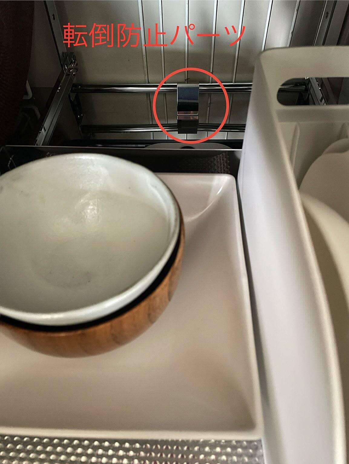 「シンク下に革命を起こす！スライド式ステンレス3段ラック」 by hitomiさん