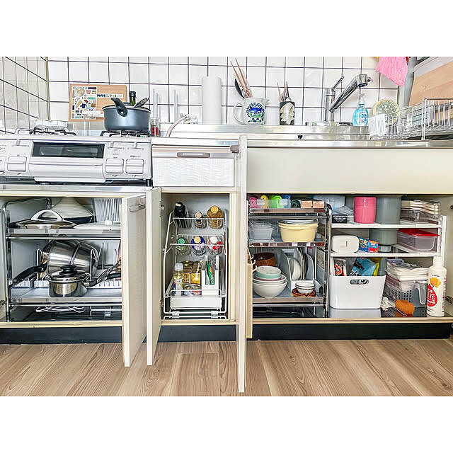 「シンク下に革命を起こす！スライド式ステンレス3段ラック」 by hitomiさん