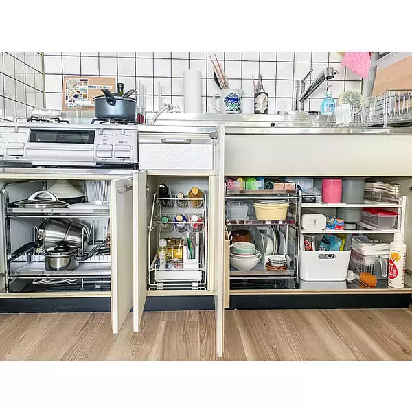 「「シンク下に革命を起こす！スライド式ステンレス3段ラック」 by hitomiさん」の画像