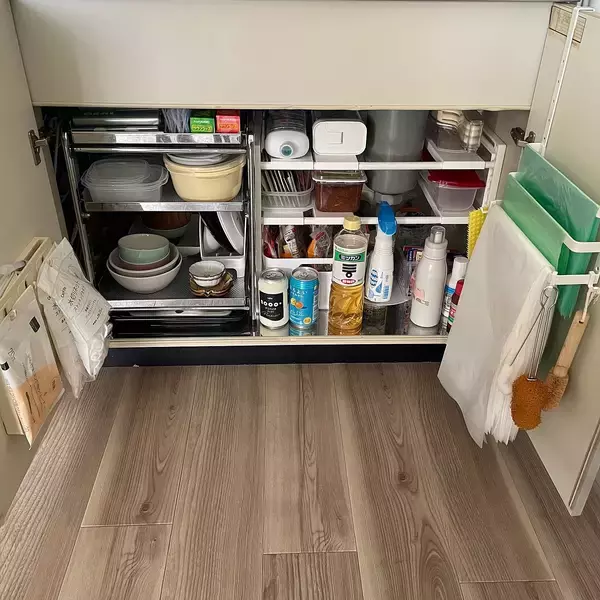 「「シンク下に革命を起こす！スライド式ステンレス3段ラック」 by hitomiさん」の画像