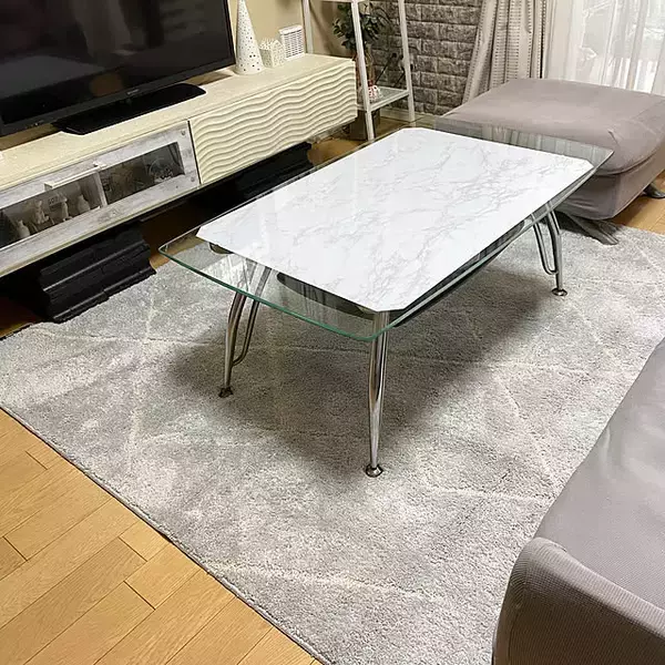 「空間を足元から快適に♪デザインや機能性も幅広いニトリのラグを取り入れた実例6選」の画像